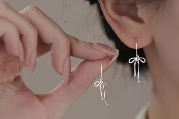 蝴蝶結線條&times;耳鉤