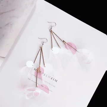 白彩亮片花瓣×吊墜耳勾