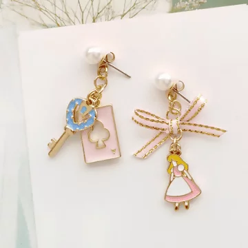 愛麗絲的撲克牌與鑰匙×不對稱吊墜耳環
