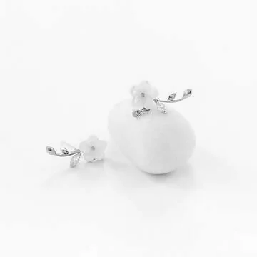 925銀針&times;小白花枝葉晶鑽&times;耳針