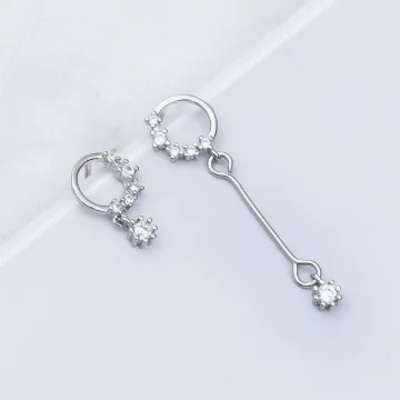 925銀針&times;圓圈鋯石長桿垂鑽&times;不對稱吊墜耳線環