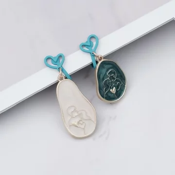 我的戀人撞色愛心&times;不對稱螺旋耳夾