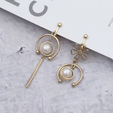 大U環小花珍珠×不對稱螺旋耳夾