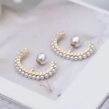 大C字鑲珍珠&times;後掛式耳環
