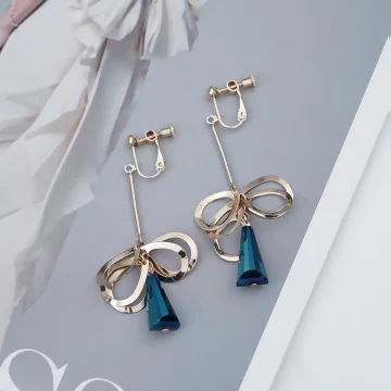 金屬鏤空花瓣藍晶柱×螺旋耳夾