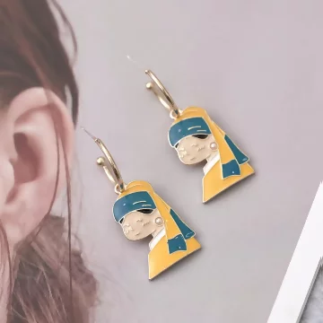 戴珍珠耳環的卡通少女&times;吊墜耳環