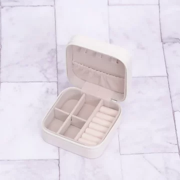 細紋皮革&times;拉鍊飾品盒&times;雪白