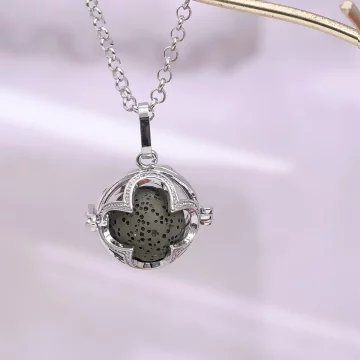 四葉幸運草&times;薰香火山石&times;長項鍊