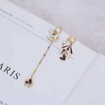 木馬遊樂園&times;不對稱吊墜耳骨耳環