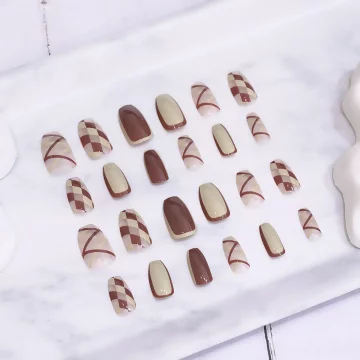 咖米菱格線條亮面&times;穿戴式手指甲片&times;二十四入