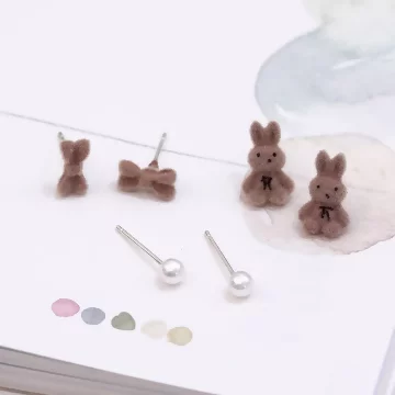 絨毛小兔領結珍珠&times;三套件耳環組