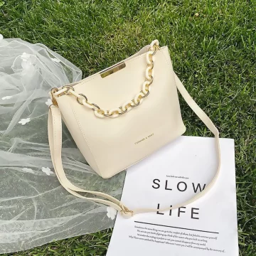 時尚鍊條桶包&times;斜背包&times;白色