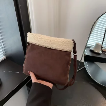 絨布車邊羊羔毛&times;斜背包&times;棕咖