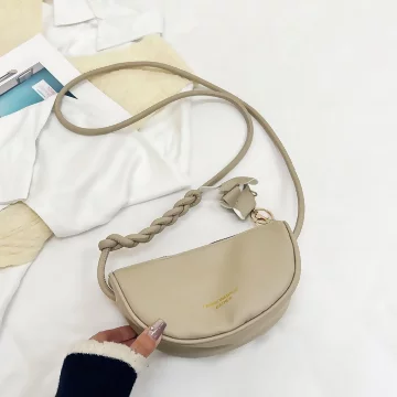 麻花背帶皮質小斜包&times;斜背包&times;卡其