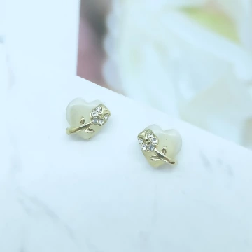 愛心貓眼石鑲花&times;耳環