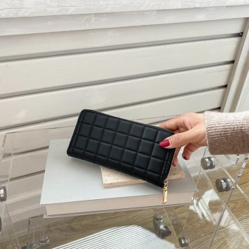 正方格紋壓線&times;拉鍊長皮夾&times;黑色