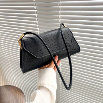 法式梯型鱷魚紋素色&times;肩背包&times;黑色