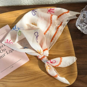 淡橘蝴蝶結&times;絲巾&times;四角頭巾