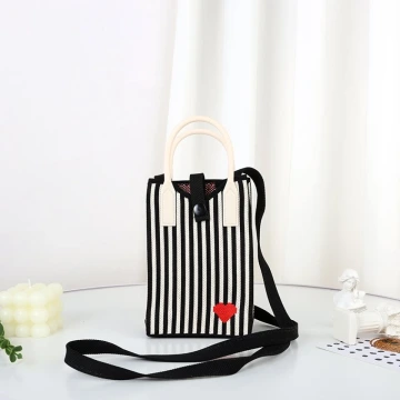 黑條紋小紅心×針織×斜背包