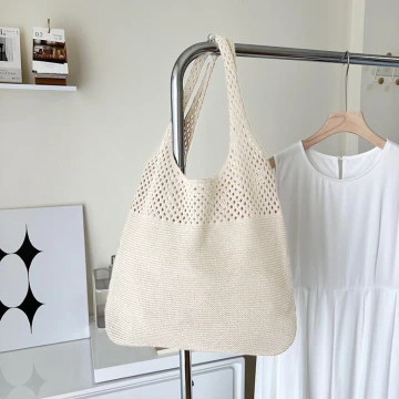 素色拼接鏤空針織&times;肩背包&times;米白