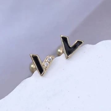 黑色V字晶鑽×轉珠耳環