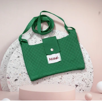 快樂多巴胺×單色針織×斜背包×綠色