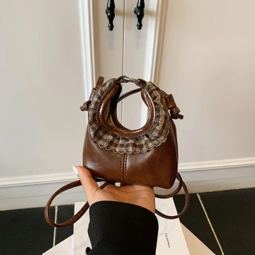 可愛圍裙小廢包&times;斜背包&times;棕咖