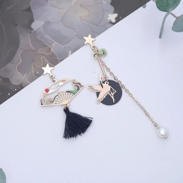 墨染仙鶴&times;不對稱吊墜耳環