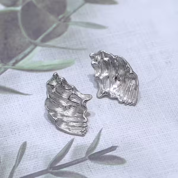 不規則皺褶理肌×耳環