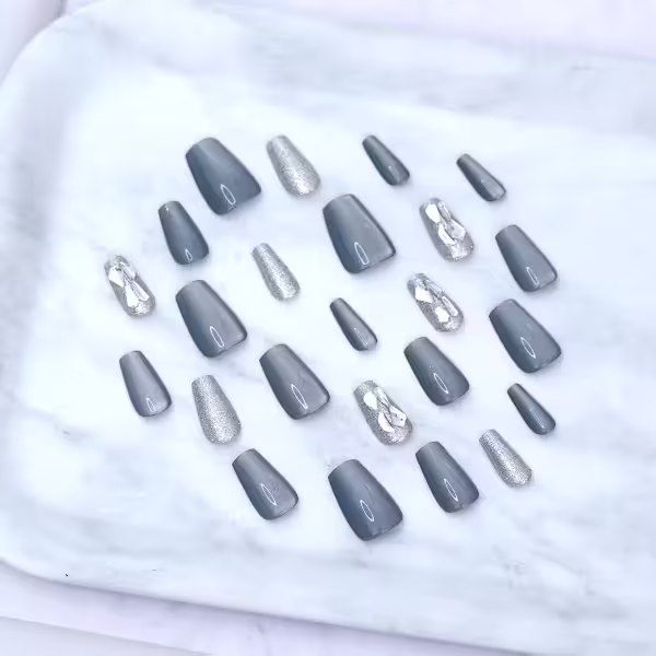 銀藍貓眼閃鑽亮面&times;穿戴式手指甲片&times;二十四入