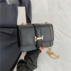 鱷魚石紋經典H扣×斜背袋×黑色-第2張