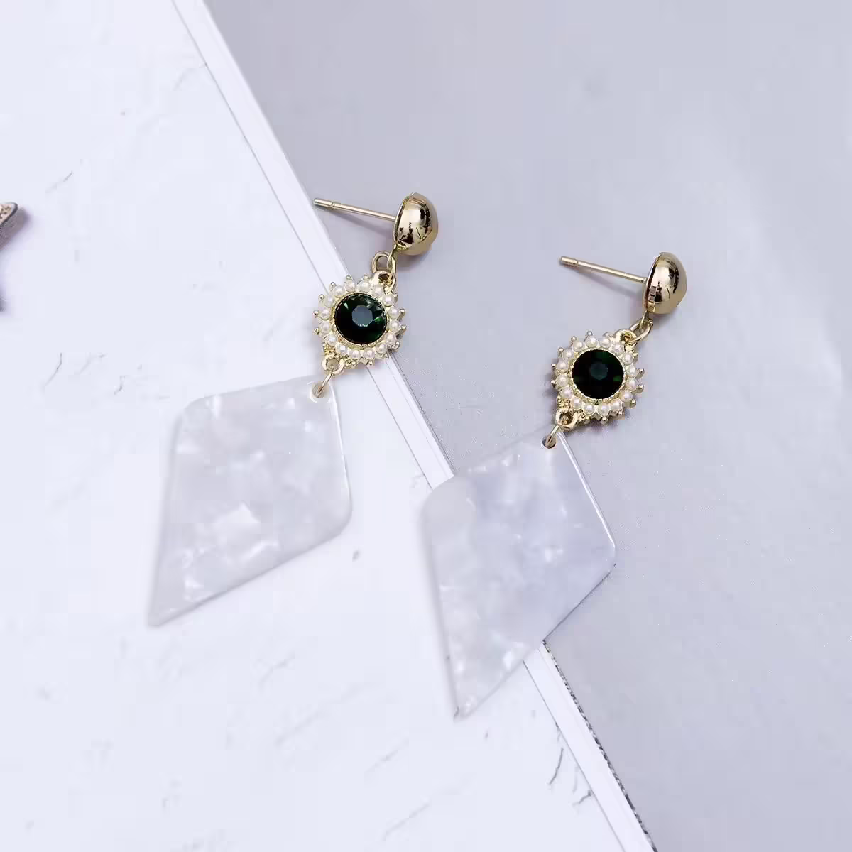 炫彩白貝箭菱幾何&times;吊墜耳環-第3張