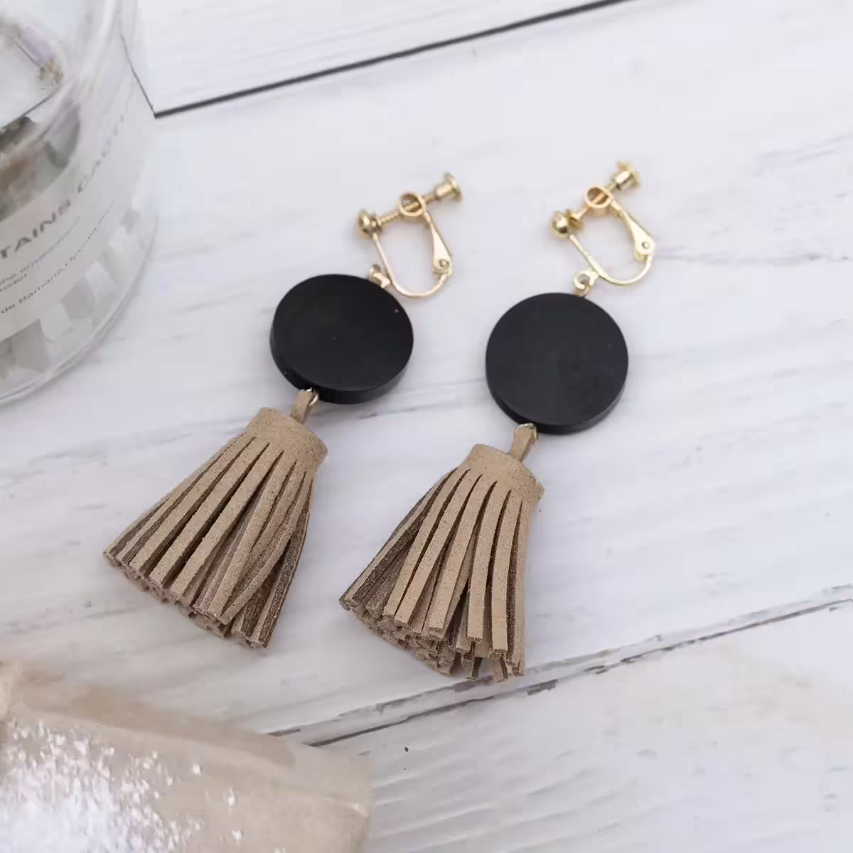 麂皮流蘇黑色圓木&times;螺旋耳夾-第1張