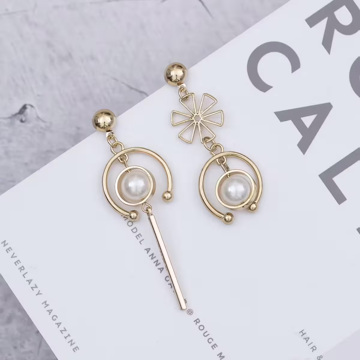 大U環小花珍珠&times;不對稱吊墜耳環-第1張