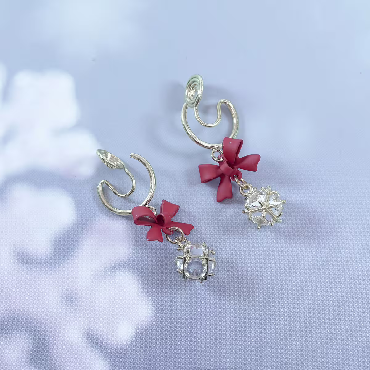 紅領結C字輕奢晶鑽球×蚊香盤U型耳夾×紅色-第1張