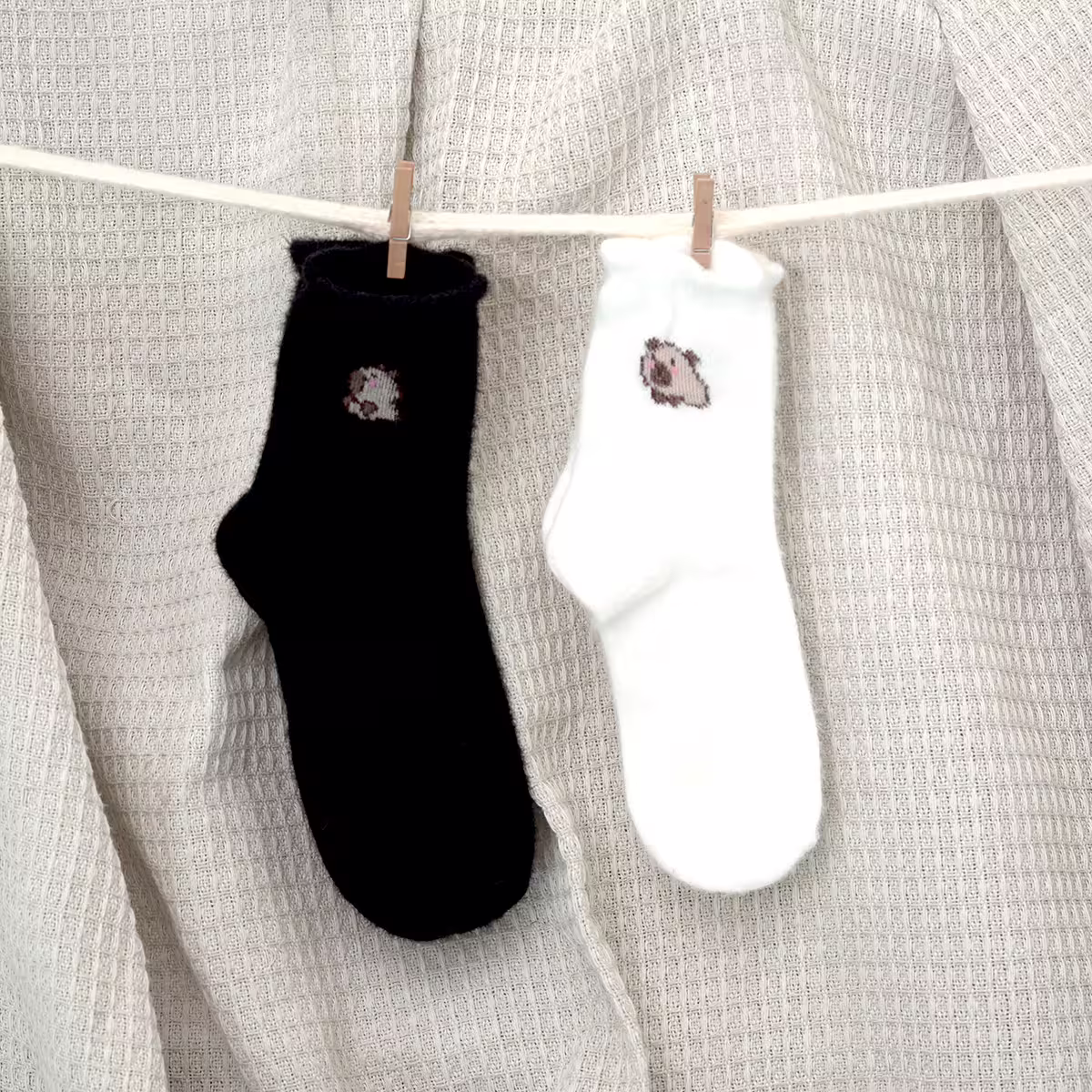 卡皮巴拉毛襪&times;中筒襪&times;二雙套件襪子組&times;黑白-第2張