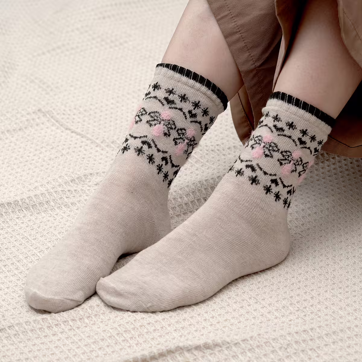 費爾島花紋毛襪&times;中筒襪&times;二雙套件襪子組-第4張