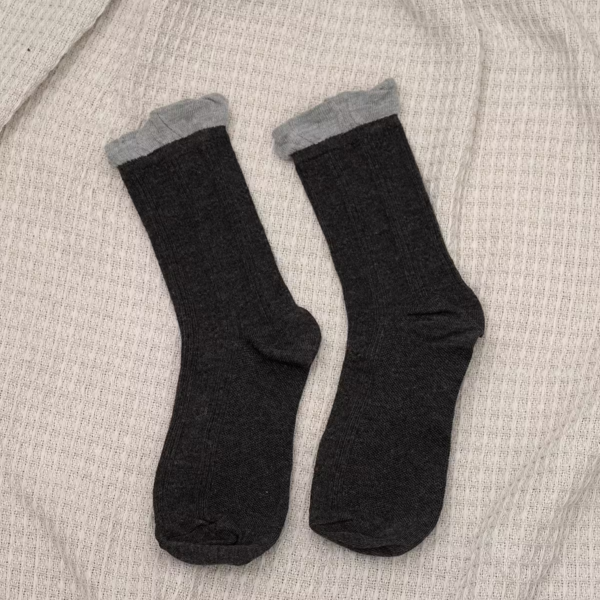 荷葉邊素面&times;中筒襪&times;四雙套件襪子組-第3張