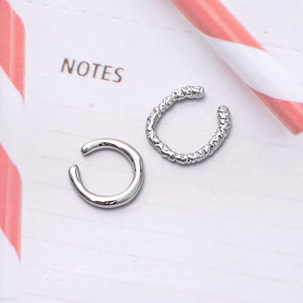 極簡斑斕波紋&times;不對稱U型耳骨夾-第1張