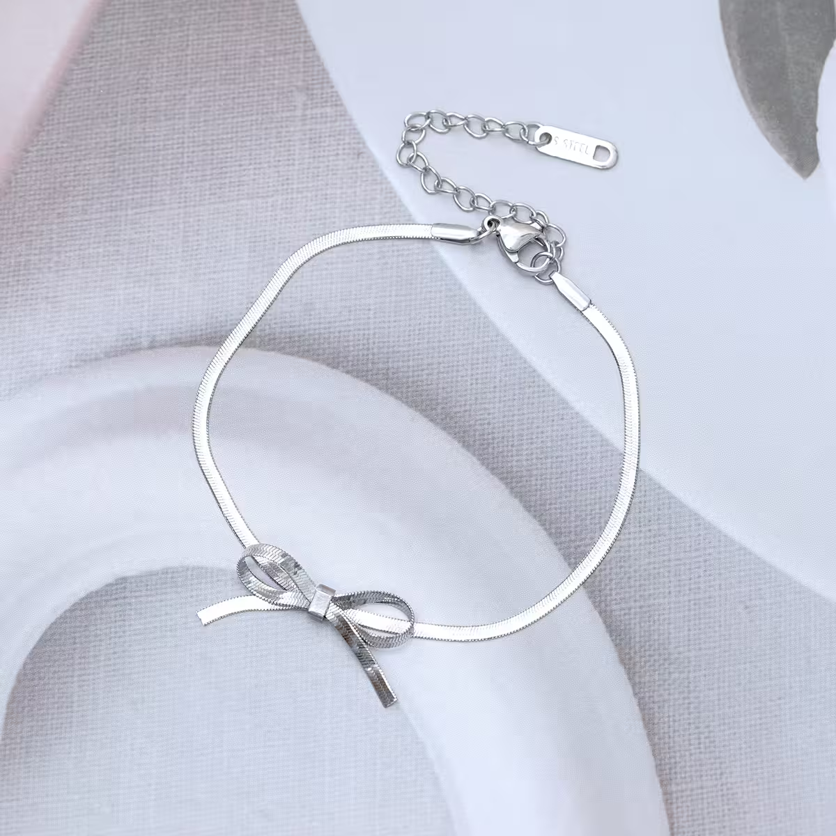 316鋼飾&times;扁平蛇骨蝴蝶結&times;手鍊&times;銀色-第1張