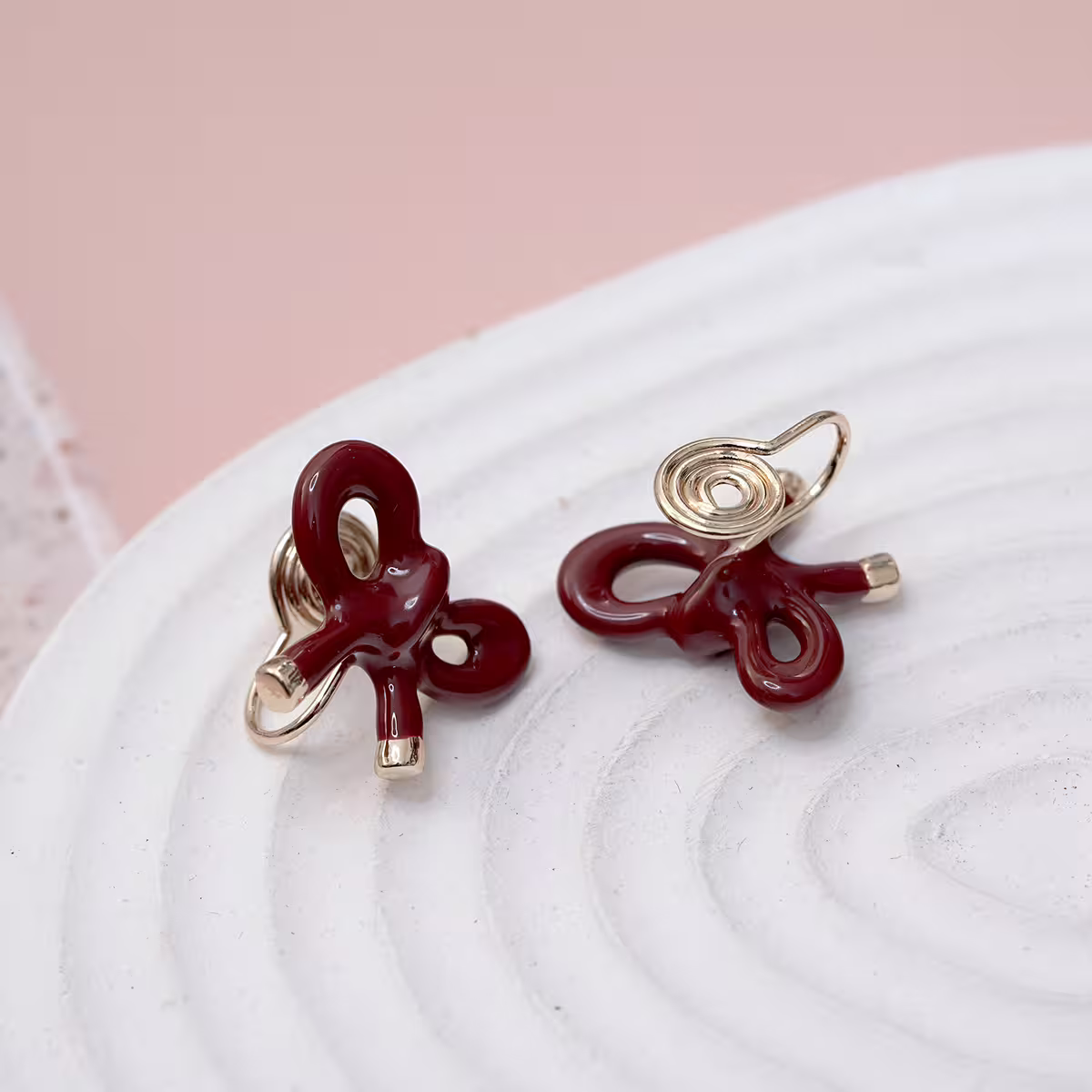 紅色蝴蝶綁結&times;蚊香盤U型耳夾-第2張