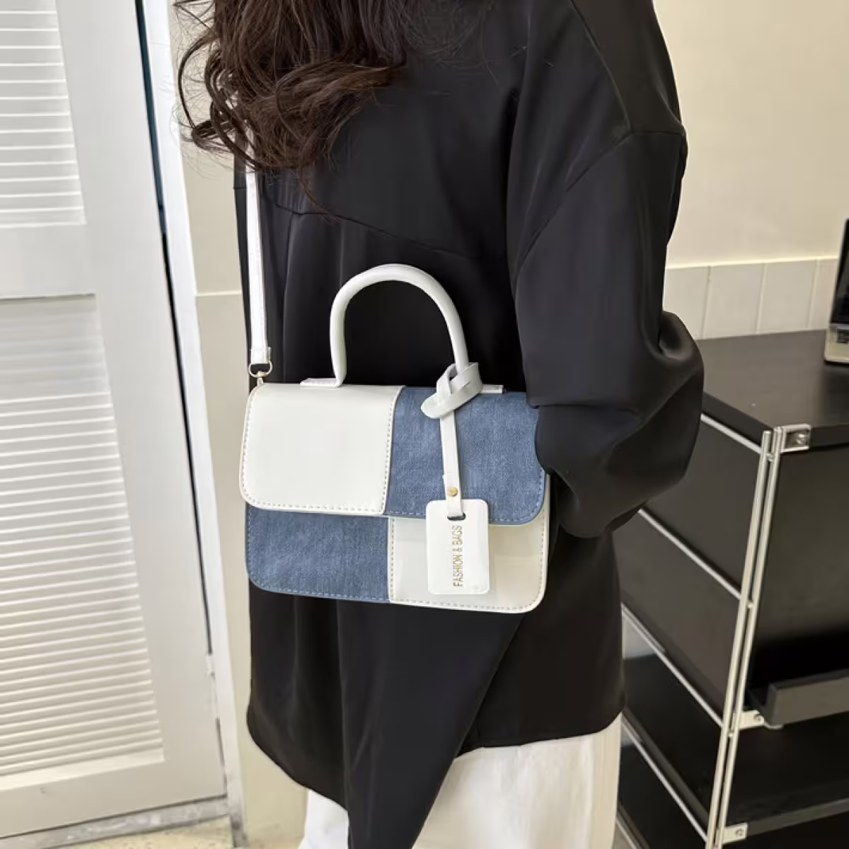 牛仔單寧皮革撞色&times;斜背包&times;白色-第4張