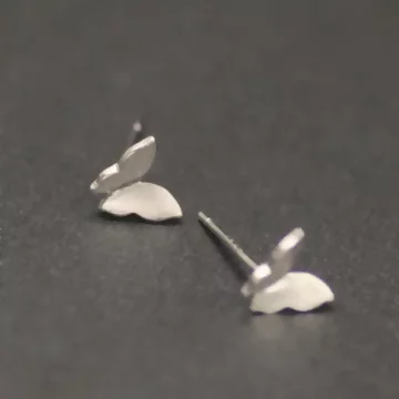 925銀針×簡約蝴蝶×耳針.avif