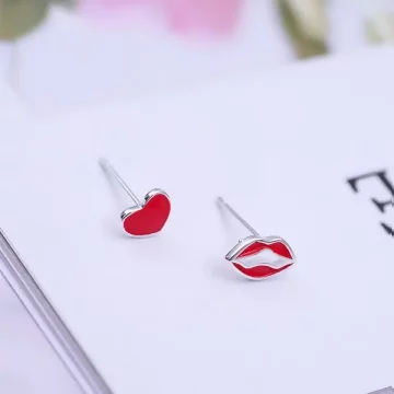 925銀針×愛心紅唇 ×不對稱耳針.avif