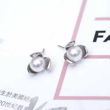 925銀針×花苞綻放珍珠×耳針.avif