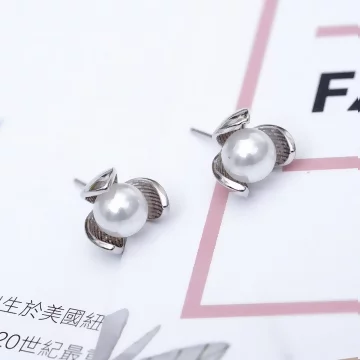 925銀針×花苞綻放珍珠×耳針.avif