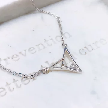 925銀飾×倒三角晶鑽相扣×鎖骨項鍊.avif