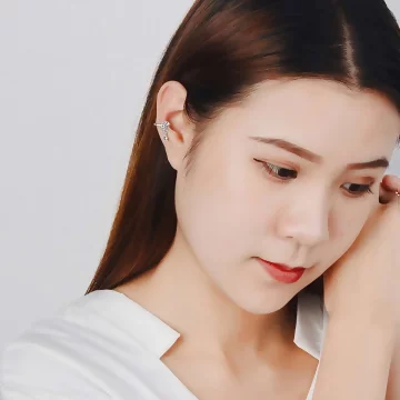 披星戴月×U型耳骨耳夾.avif