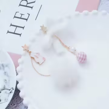 白兔毛線蝴蝶結圓球×不對稱吊墜耳環