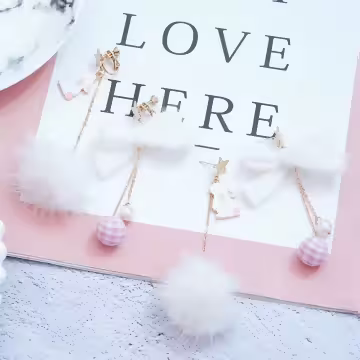 白兔毛線蝴蝶結圓球×不對稱吊墜耳環